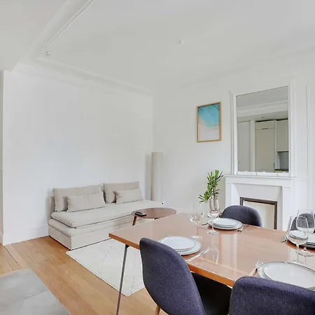 Parisian Charm -1br-3p - 15 Апартаменты *