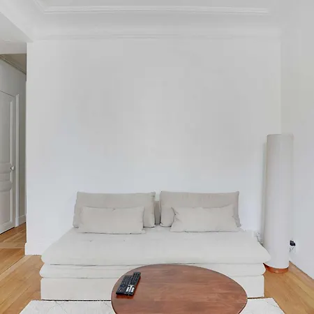 Parisian Charm -1br-3p - 15 Париж