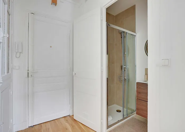 Parisian Charm -1br-3p - 15 *