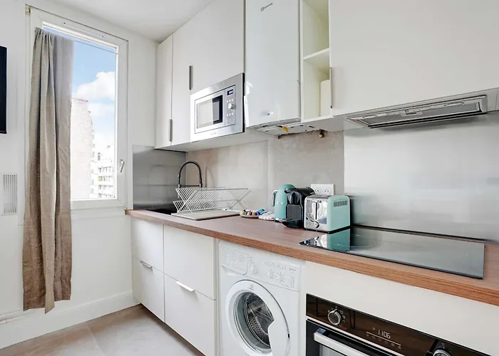Parisian Charm -1br-3p - 15 *