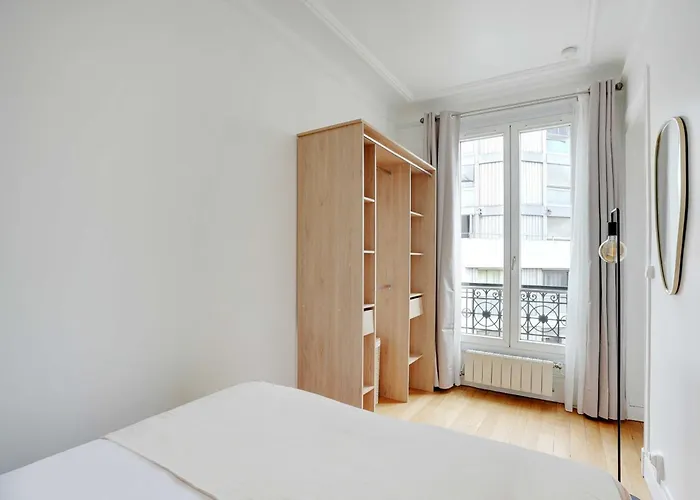Parisian Charm -1br-3p - 15 باريس